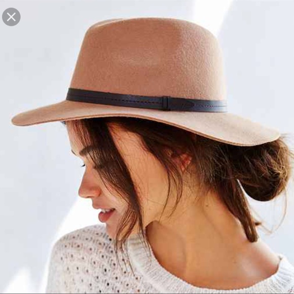 Urban Outfitters Accessories - Urban Outfitter Ecote Beige Felt Slouch Fedora Hat